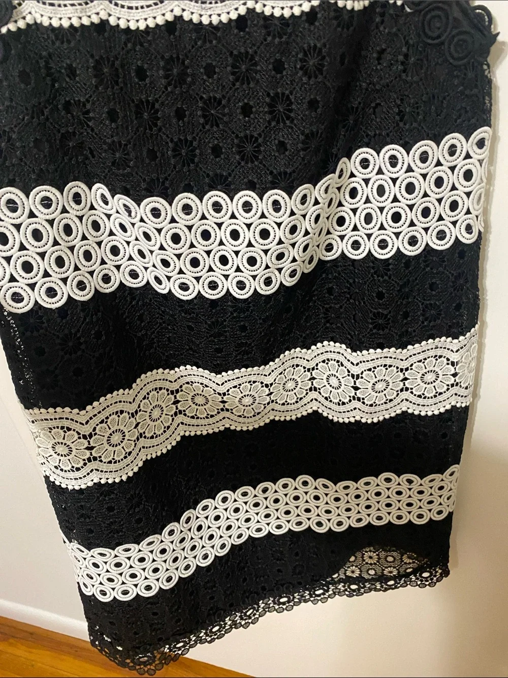 kate spade Black and White Lace Sleeveless Shift Dress